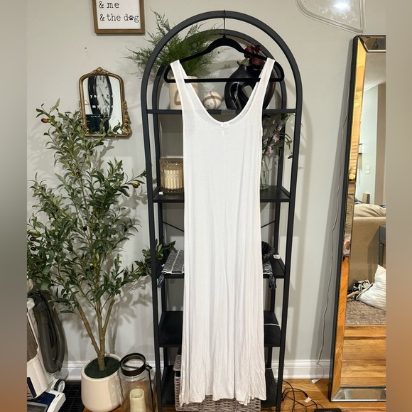 BECCA White Maxi Dress with Elegant Flow size small - Picture 1 of 7